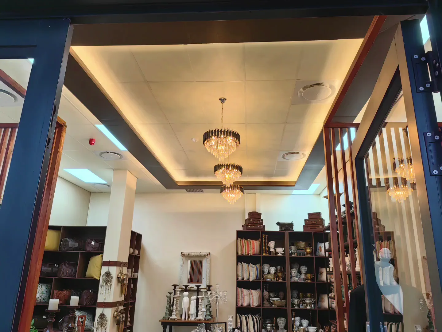 Lighting That Defines the Space